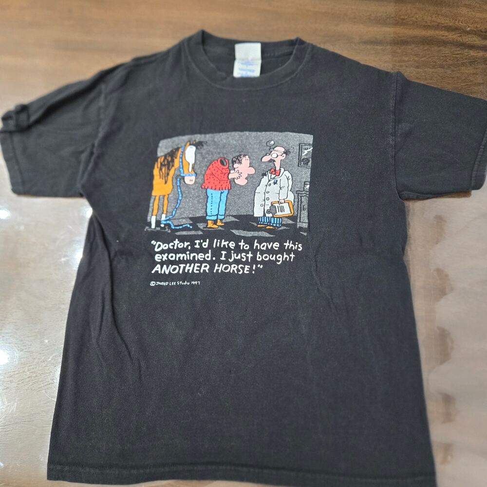 Vtg 1997 graphic tee size medium